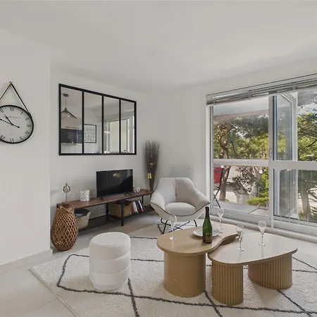 Apartment A 350M De La Plage, Appartement Pour 2 - Balcon *